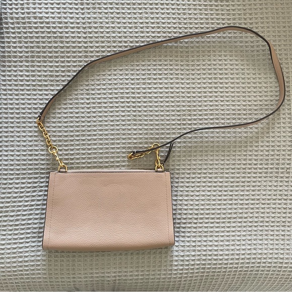 Tory Burch Carson Leather Handbag in Blush and Gold - Picture 2 of 4